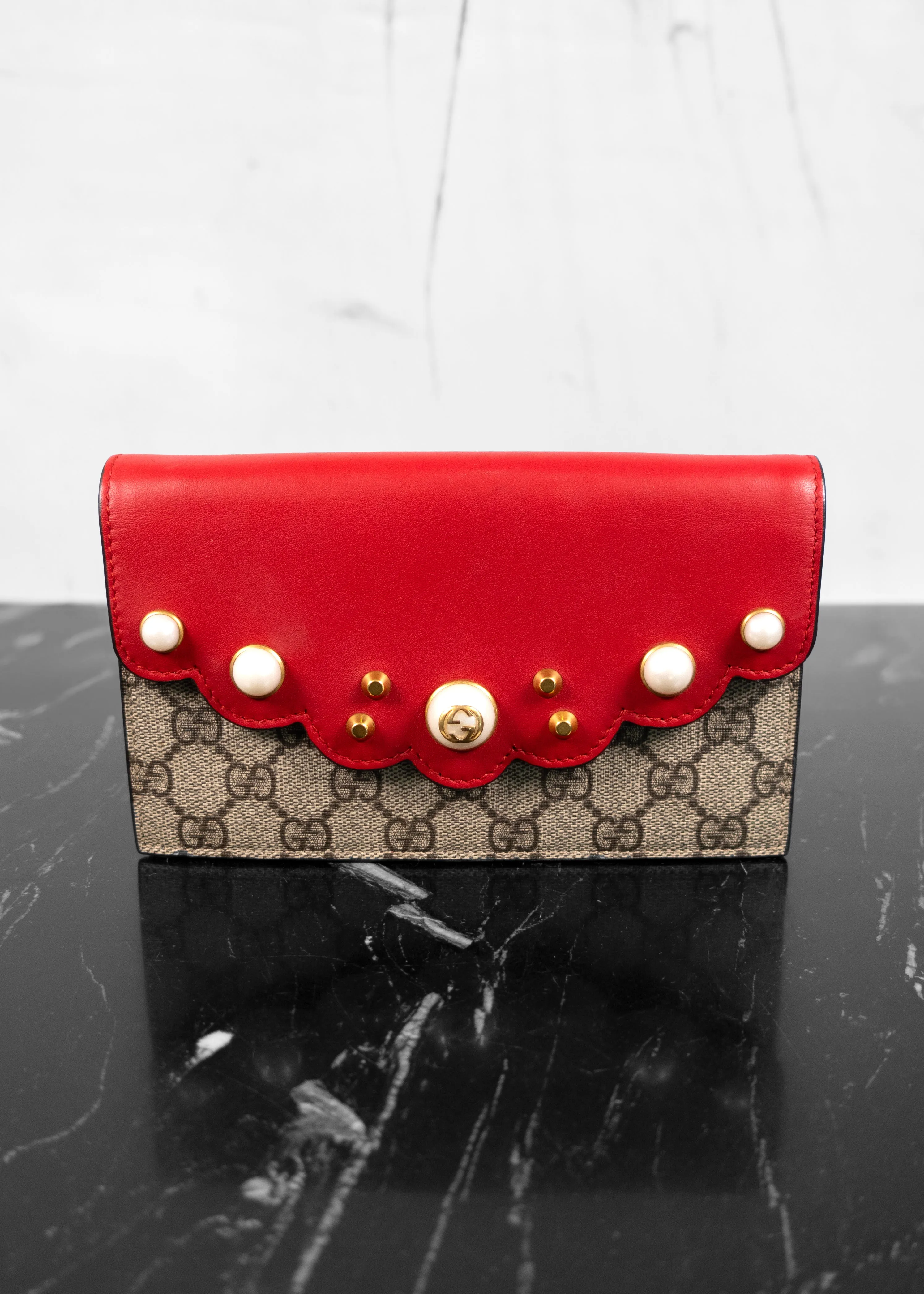 Gucci GG Supreme Monogram Mini Peony Pearly Red Clutch